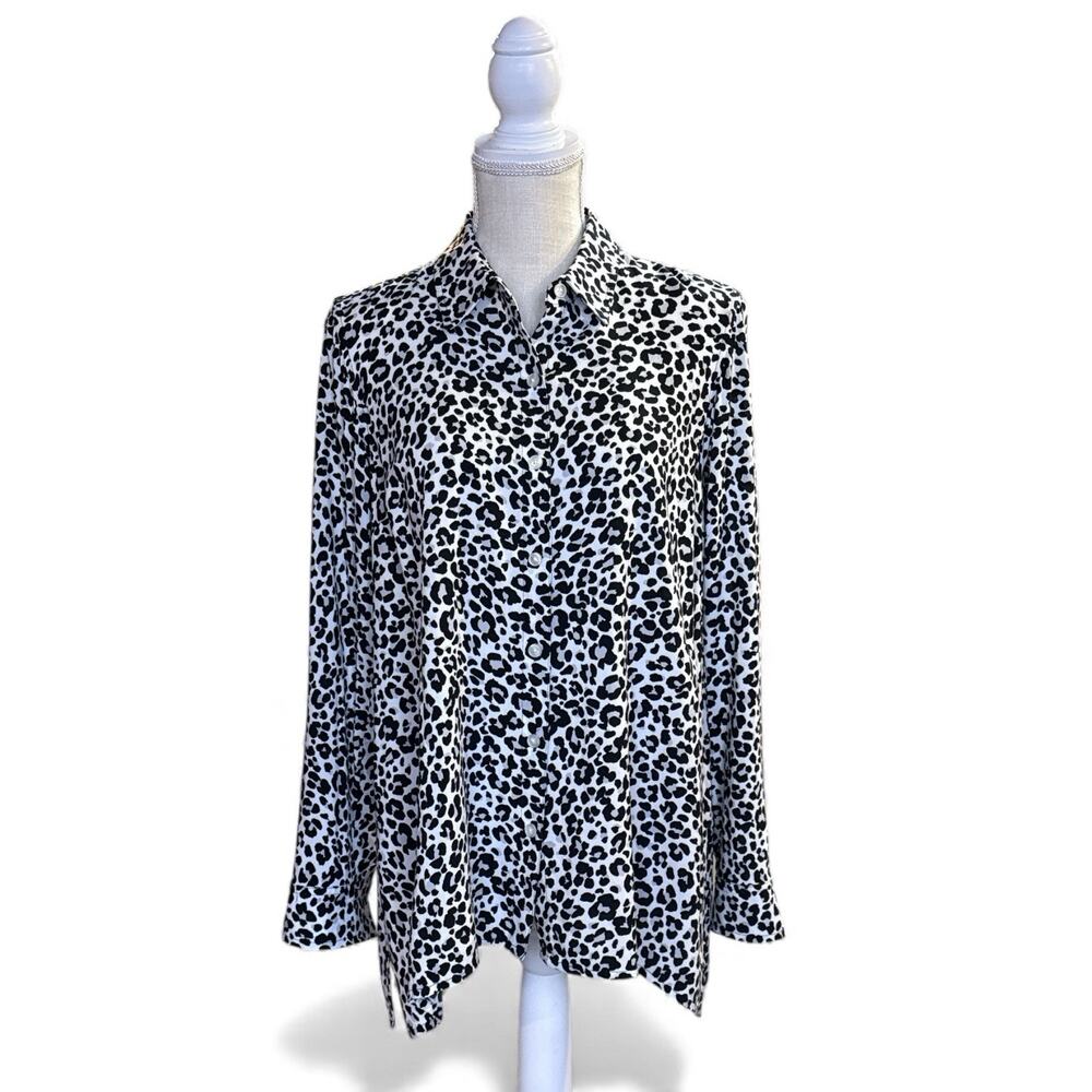 Jones New York Sport Shirt Women M White Black Gray Cheetah Print Long Sleeve
